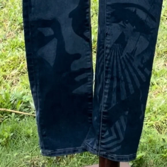 Levi’s OBEY Print Customizef in Miami Jeans - Picture 5 of 16
